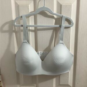 Maurices Light Gray Seamless T-Shirt Bra size 38C